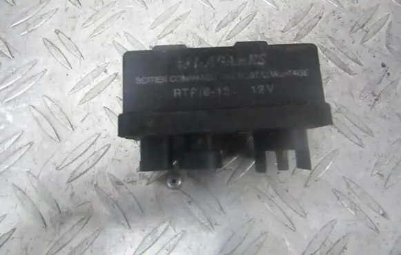Renault Scenic I Glow plug pre-heat relay 7700867558c 7700867558-c