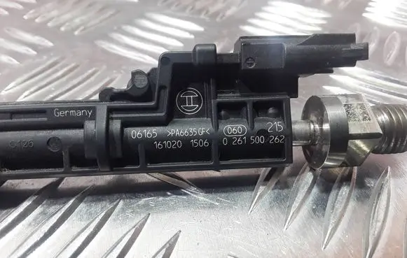 BMW X6 M Fuel injector 10213541 648627842