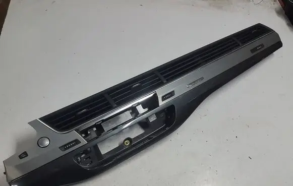 Audi Q7 4M Dashboard air vent grill cover trim 
