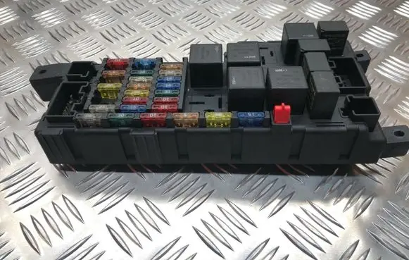 Volvo V70 Fuse module 518717004 8637841