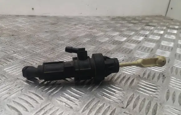 Clutch slave cylinder