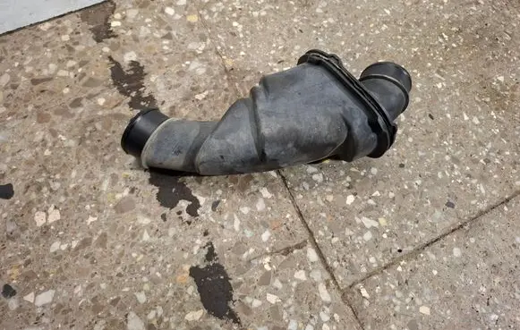 Volvo XC70 Intake resonator 30778734