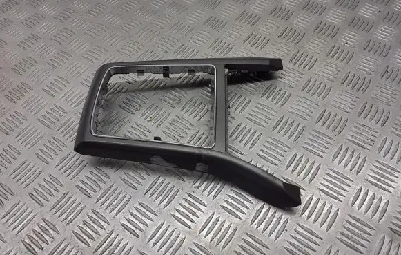 Opel Astra H Gear shifter surround trim plastic 13116961