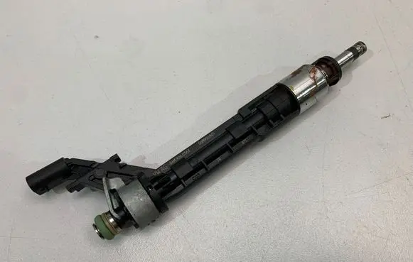 Audi A5 Fuel injector 06M906036K