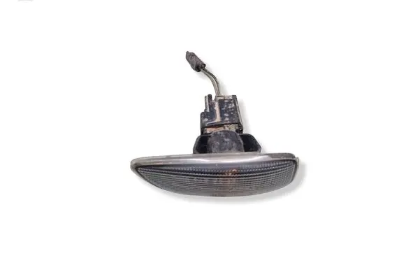 Volvo S80 Front fender indicator light 30722641