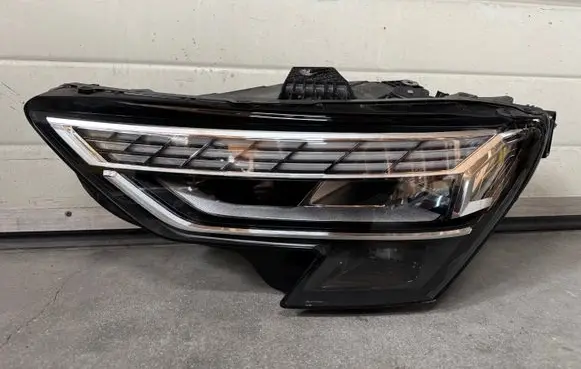 Audi A3 8Y Headlight/headlamp 8Y0941033D
