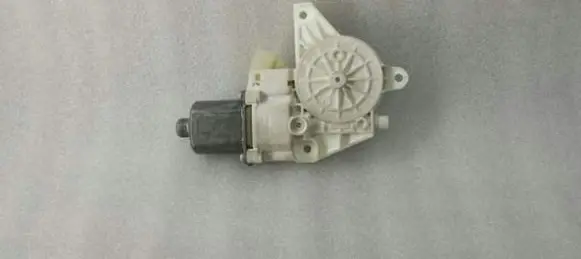 Mercedes-Benz C W204 Front door window regulator motor A2048200242