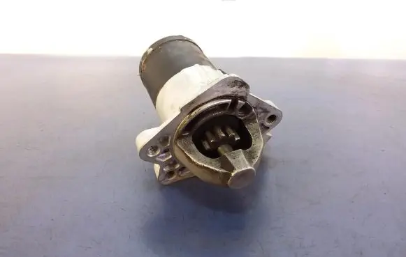 Mazda 2 Starter motor M000T33971
