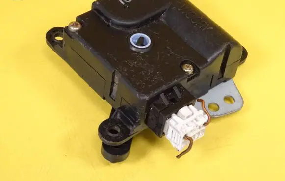 Hyundai Terracan Air flap motor/actuator D332-ACWBB D332ACWBB