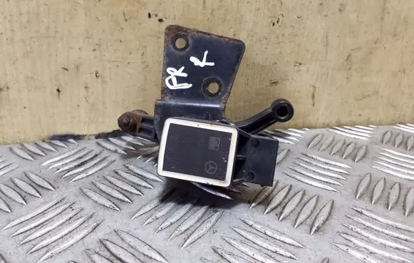 Headlight/headlamp level sensor