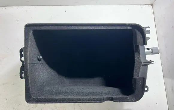 Jeep Grand Cherokee Glove box central console C01374009BL 001338702