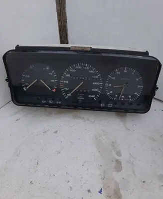 Volkswagen PASSAT B3 Speedometer (instrument cluster) 357919033S 6160462009