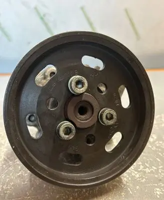 Volkswagen Golf IV Power steering pump pulley 038145255B