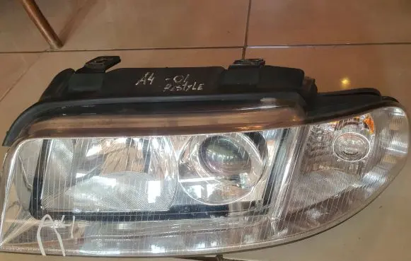 Audi A4 S4 B6 8E 8H Headlight/headlamp 8D0941003AM 1853627100