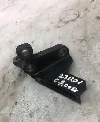 Citroen C4 I Picasso Engine mounting bracket 9657267780