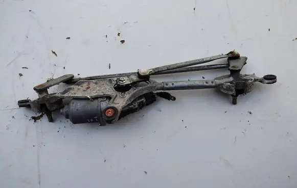 Opel Insignia A Front wiper linkage and motor A13227392