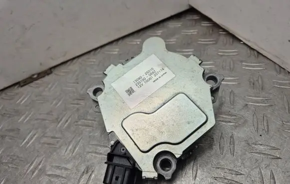 Toyota RAV 4 (XA50) Camshaft vanos timing valve 1309025010 2351000862