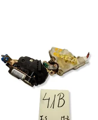 Nissan Almera N16 Front door lock 8055261U66
