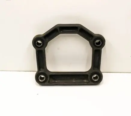Jaguar XK8 - XKR Rear differential/diff mount bracket RCCC2891F