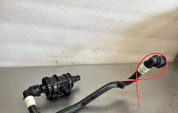 Renault Arkana Engine coolant pipe/hose 