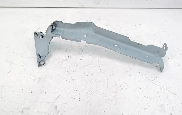 Audi A4 S4 B8 8K Fender mounting bracket 8K0821135P