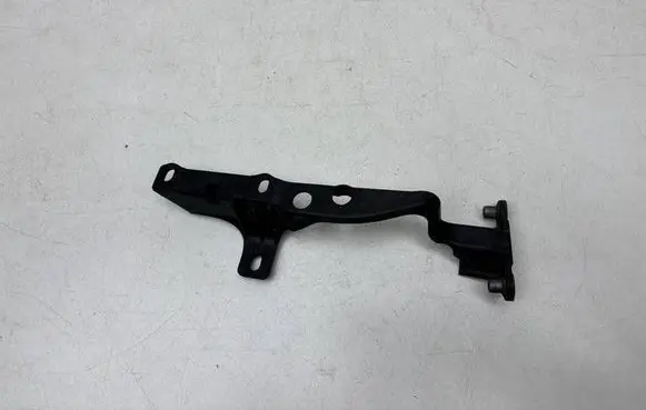 Volkswagen Touareg I Headlight/headlamp mounting bracket 7L0805733