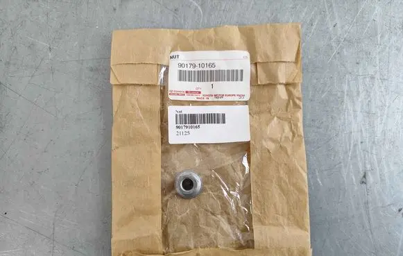 Nuts/bolts