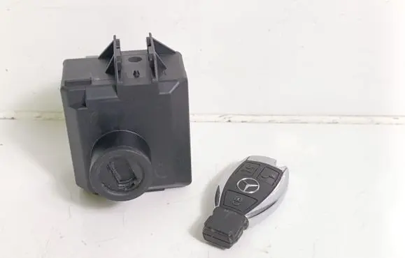 Mercedes-Benz B W246 W242 Ignition lock A2469051202