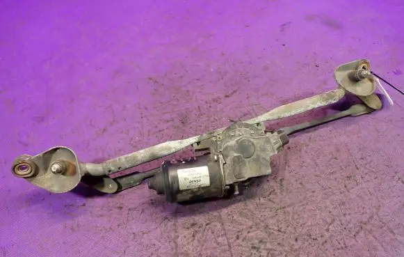 Toyota Corolla E120 E130 Front wiper linkage and motor 85110-02150