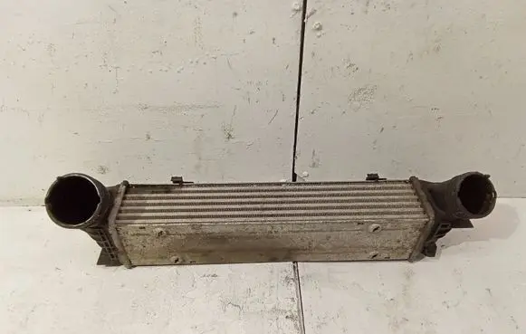 BMW 1 E82 E88 Intercooler radiator 7798788