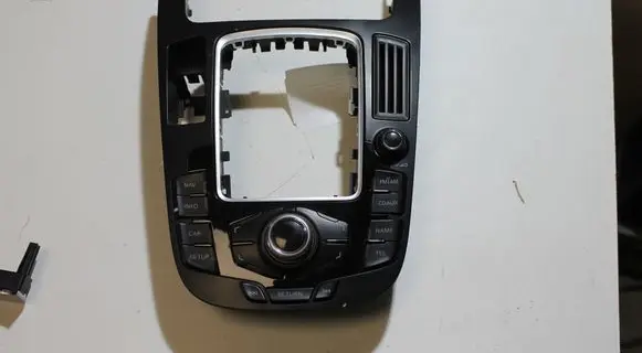 Head unit multimedia control