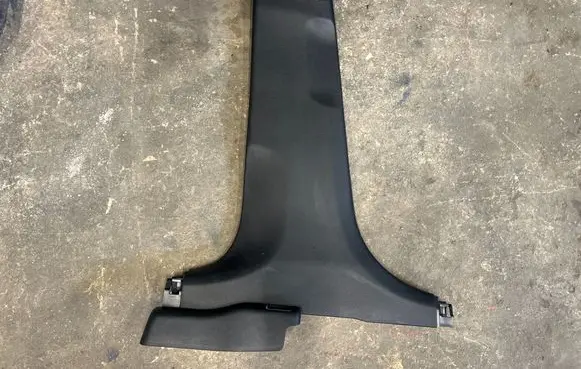(B) pillar trim (bottom)