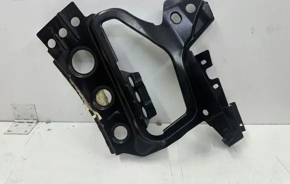 Mercedes-Benz Sprinter W907 W910 Fender mounting bracket A9106304201