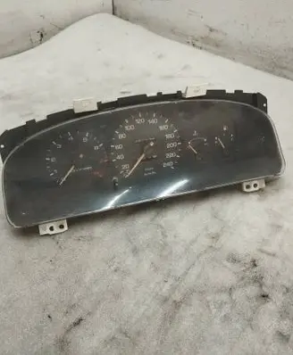 Mazda 626 Speedometer (instrument cluster)