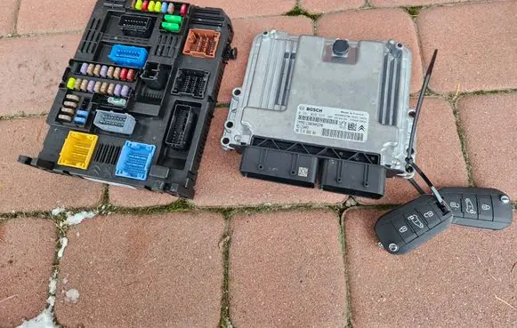 Citroen Berlingo Engine control unit/module 9851888980 9845141280
