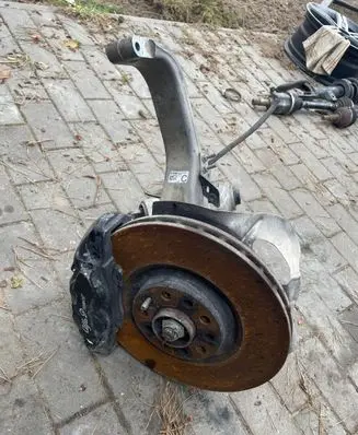 Alfa Romeo Stelvio Front wheel hub spindle knuckle