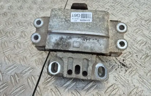 Engine mount bracket
