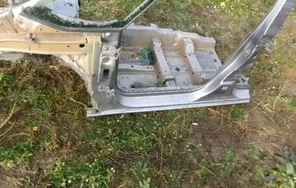Citroen C4 II Picasso Front quarter panel 