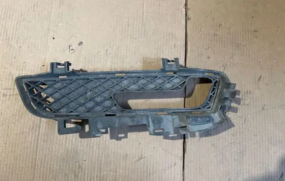 Mercedes-Benz E A207 Front bumper lower grill A2078871325