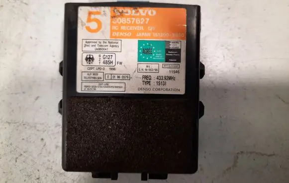 Volvo S40, V40 Door central lock control unit/module 1513008380 30857627