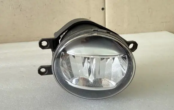 Toyota C-HR I Front fog light E1313794
