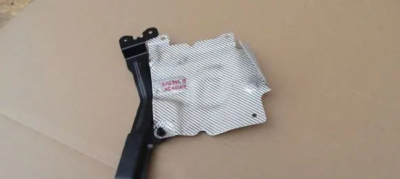 Volvo XC40 Heat shield in engine bay 31694115
