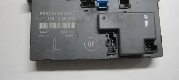 Mercedes-Benz E W211 Door control unit/module 2118701326