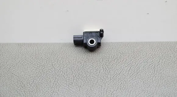 Nissan Juke I F15 Airbag deployment crash/impact sensor 985813JA0A