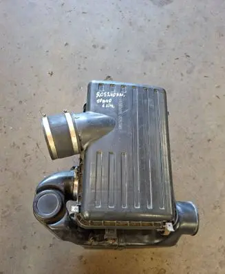 Opel Frontera B Air filter box 897187614