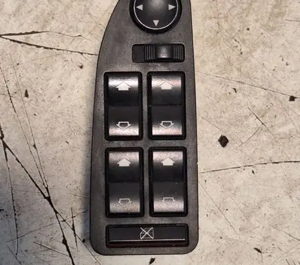 BMW 5 E39 Electric window control switch 8368966 028424 9714