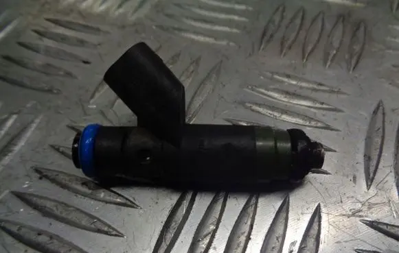 Dodge Stratus Fuel injectors set 04891573AB