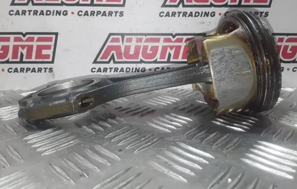 Mercedes-Benz E W212 Piston with connecting rod