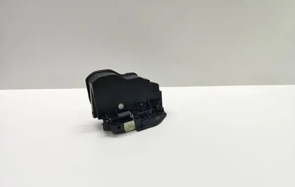 BMW 5 E60 E61 Front door lock 7202143 51217202143