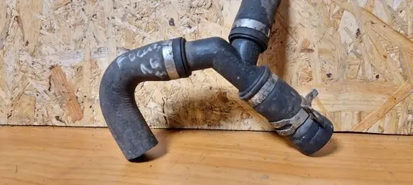 Ford Focus Engine coolant pipe/hose 2027543